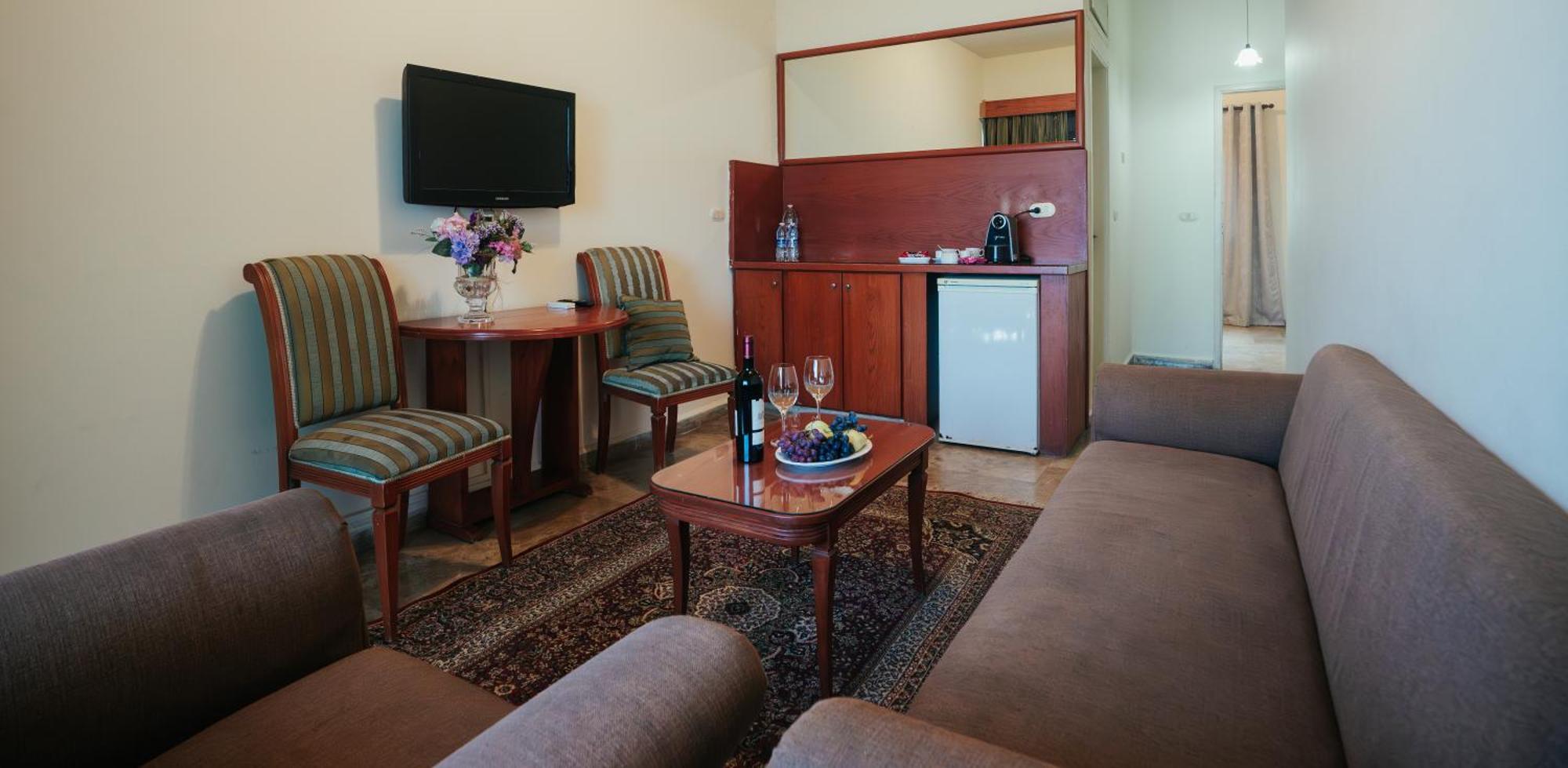 Holiday Suites Hotel & Beach Resort 주니에 외부 사진