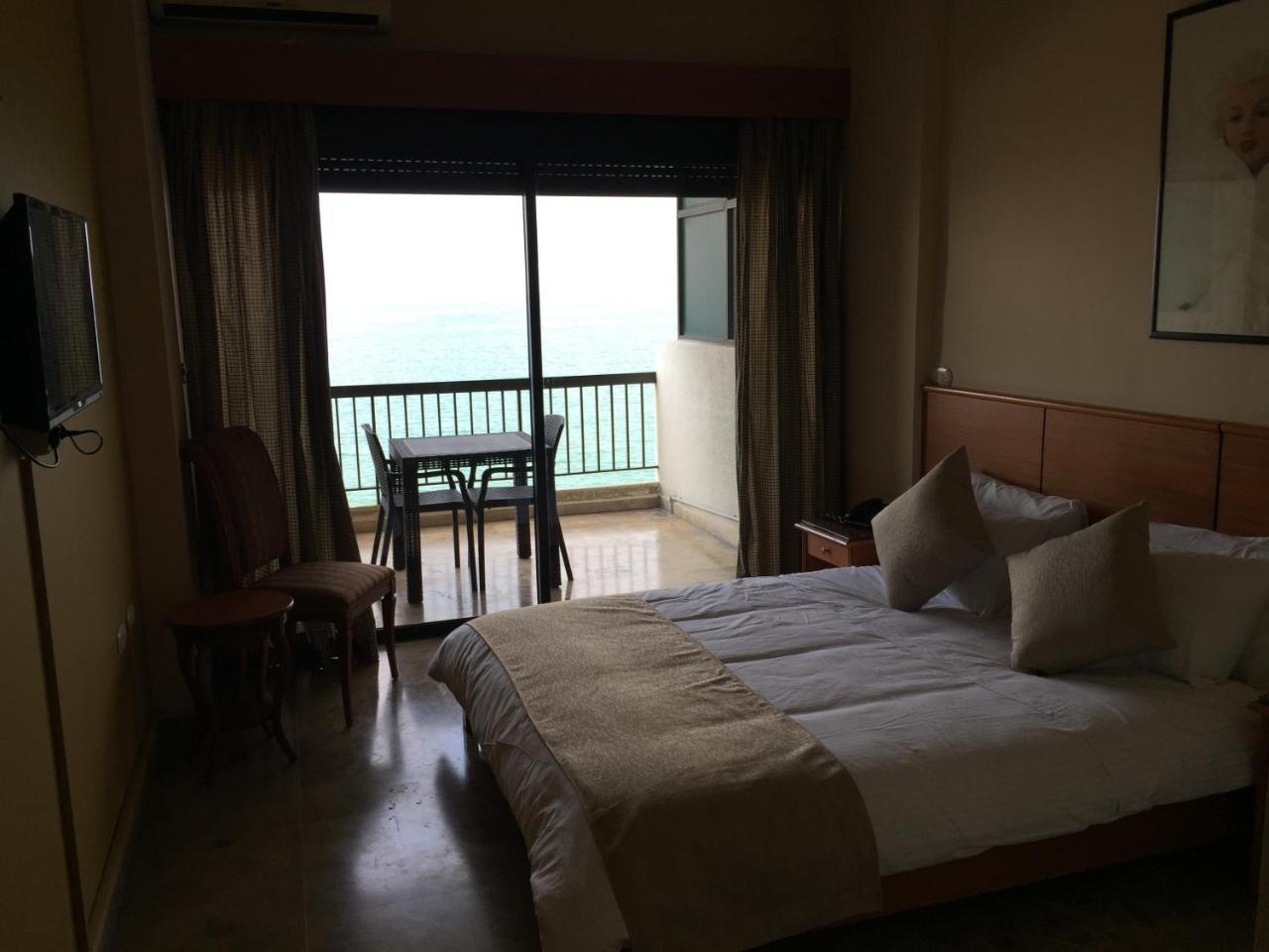 Holiday Suites Hotel & Beach Resort 주니에 외부 사진