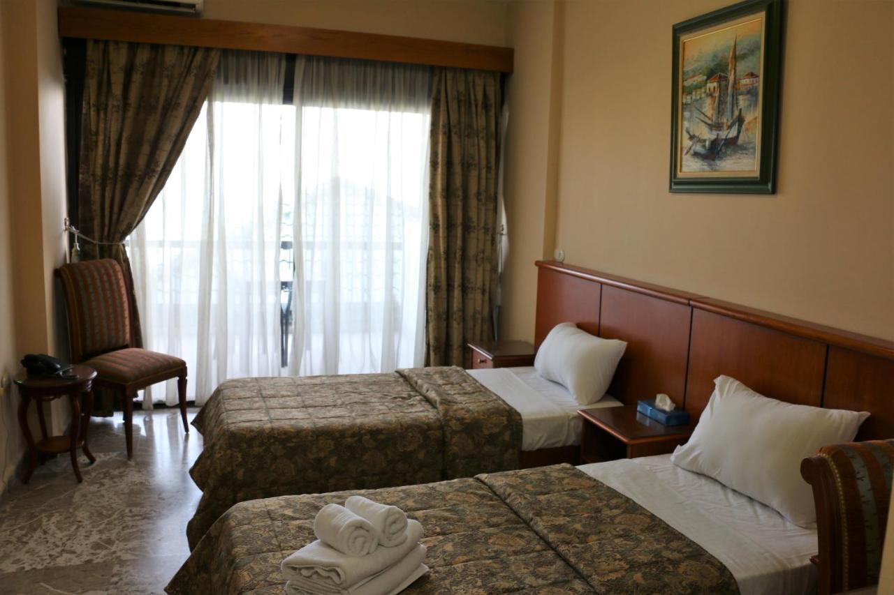 Holiday Suites Hotel & Beach Resort 주니에 외부 사진