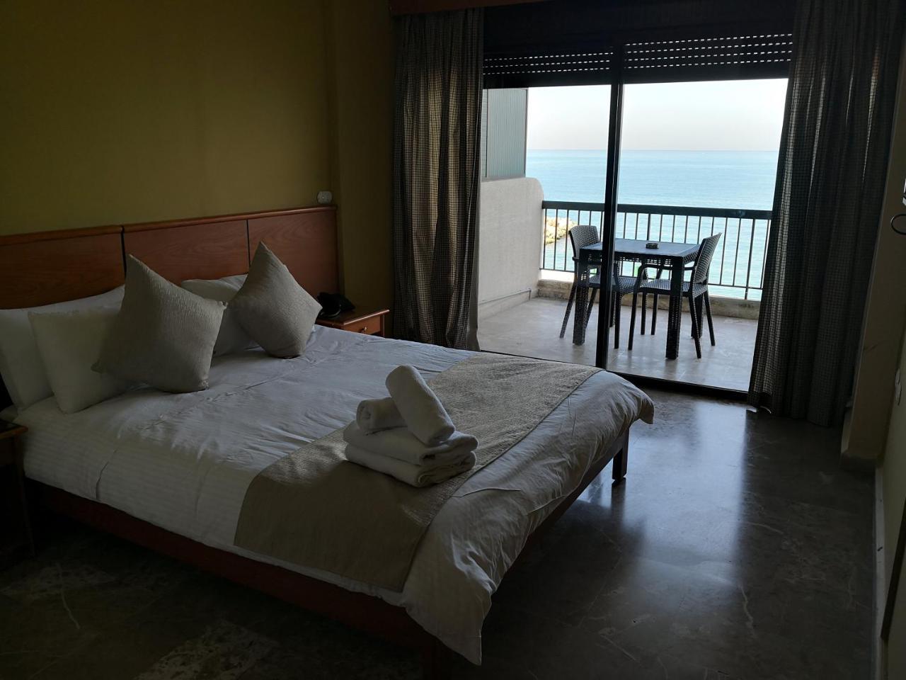 Holiday Suites Hotel & Beach Resort 주니에 외부 사진