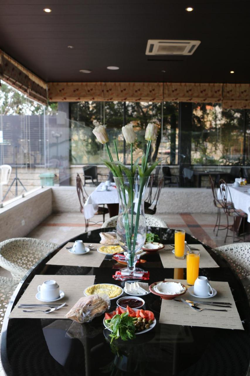 Holiday Suites Hotel & Beach Resort 주니에 외부 사진