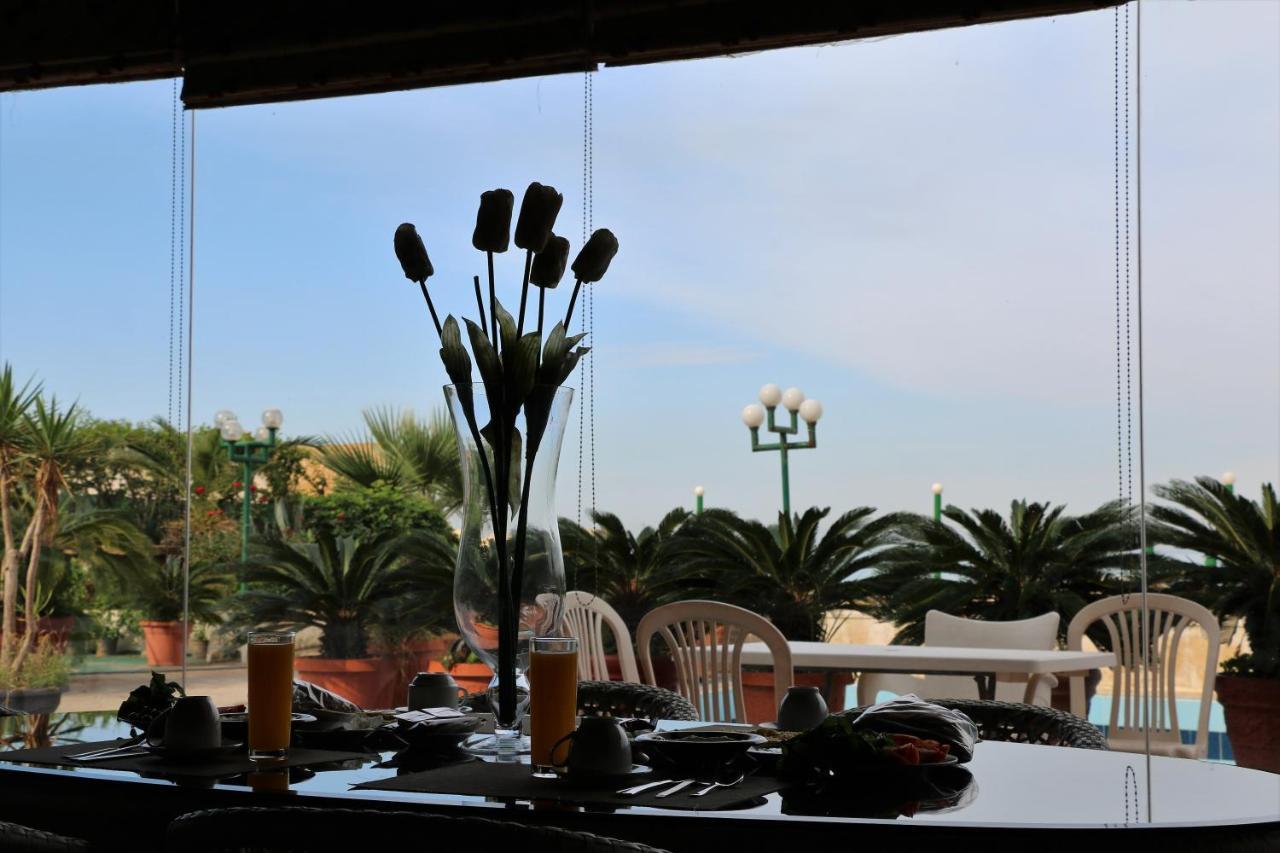 Holiday Suites Hotel & Beach Resort 주니에 외부 사진