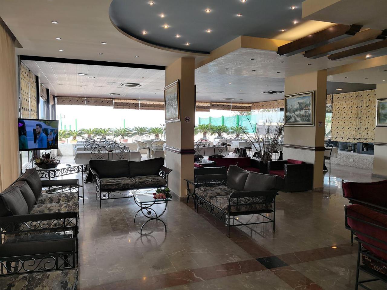 Holiday Suites Hotel & Beach Resort 주니에 외부 사진