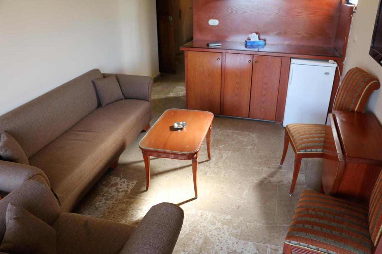 Holiday Suites Hotel & Beach Resort 주니에 외부 사진