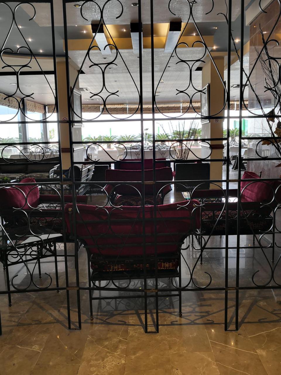 Holiday Suites Hotel & Beach Resort 주니에 외부 사진
