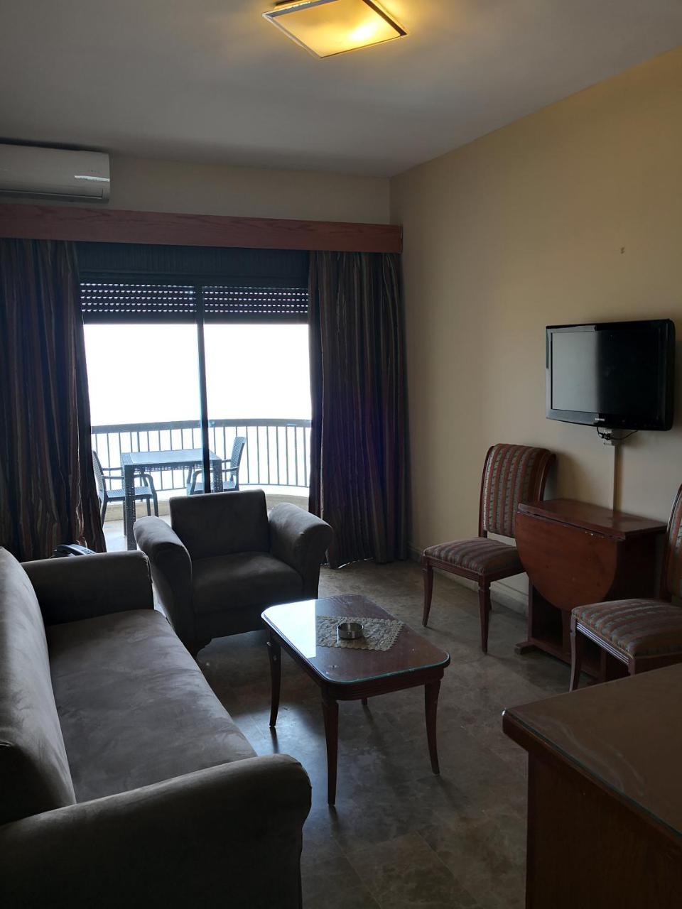 Holiday Suites Hotel & Beach Resort 주니에 외부 사진