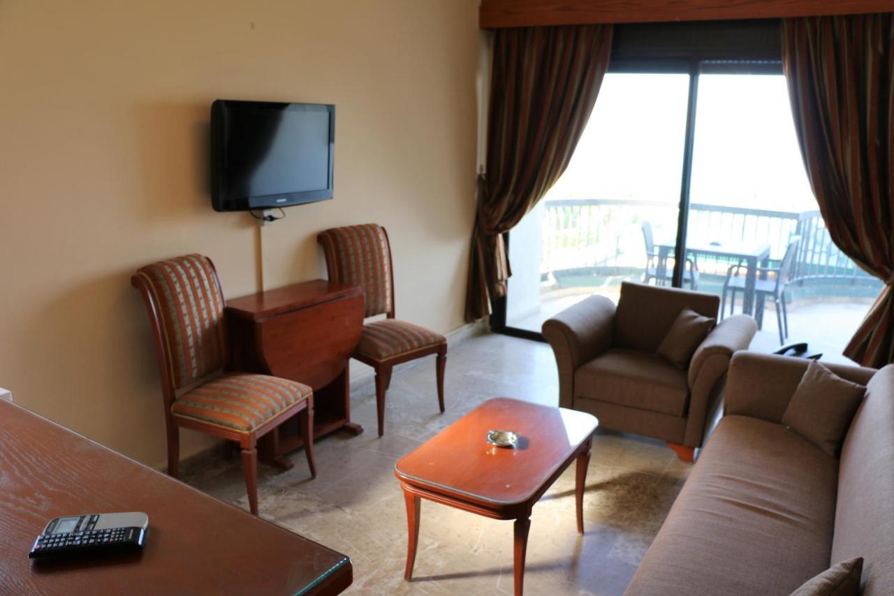 Holiday Suites Hotel & Beach Resort 주니에 외부 사진